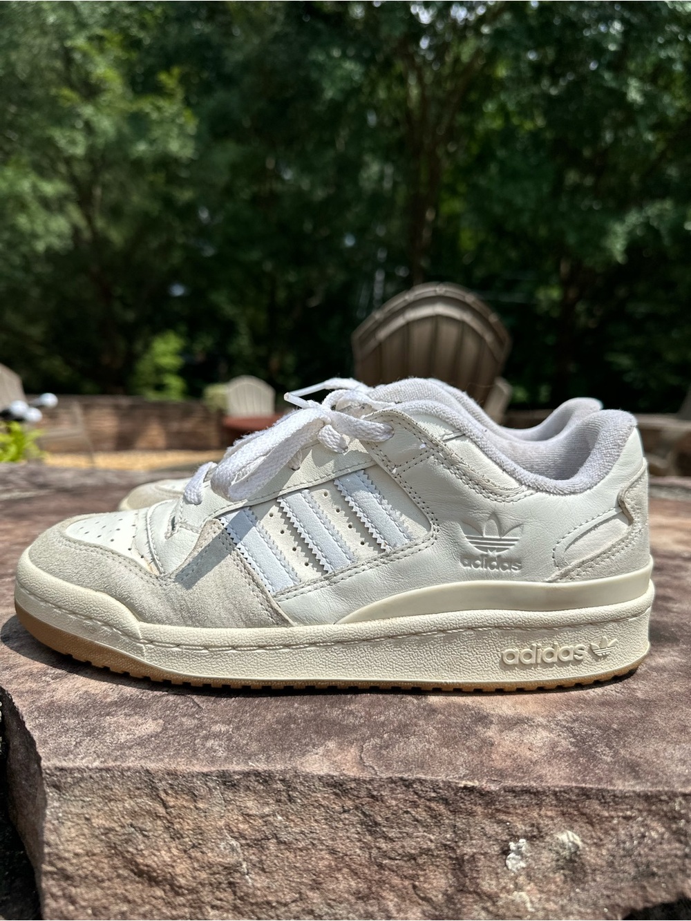 adidas Forum Chalk White Low-Top Sneakers Big Kids Size 6 or Women’s 7.5